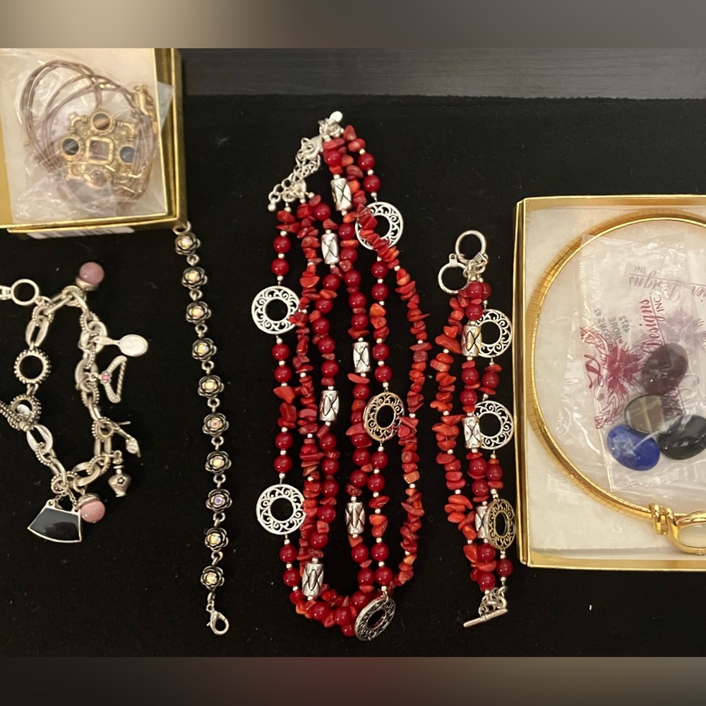 6 pcs Premier Designs Collection